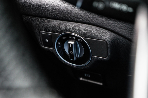 Mercedes-Benz GLA 220 4MATIC AMG Line Pano / Camera / Keyless