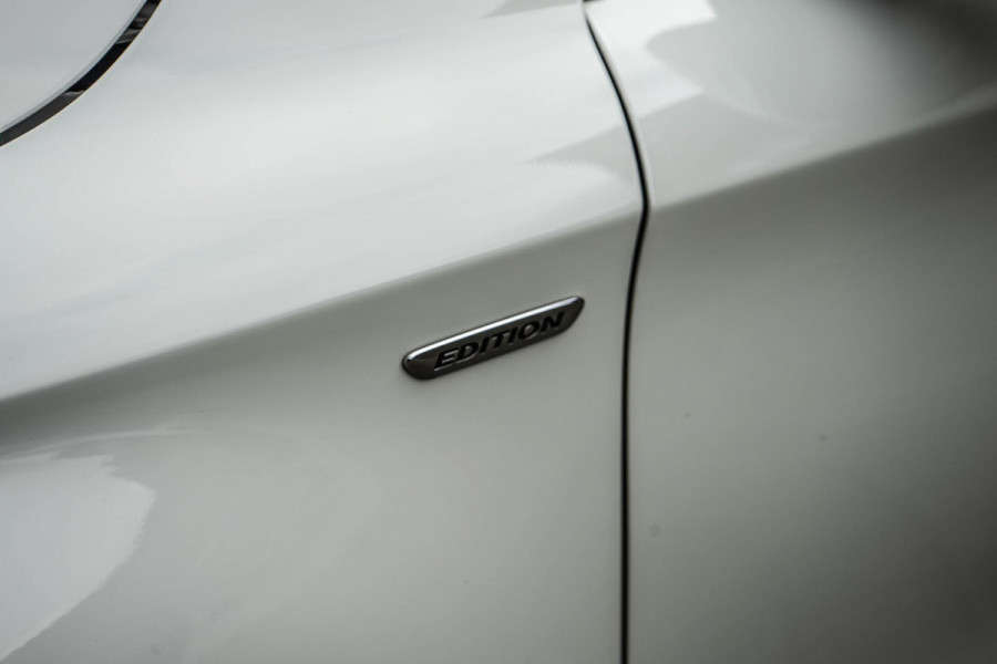 Mercedes-Benz GLA 220 4MATIC AMG Line Pano / Camera / Keyless