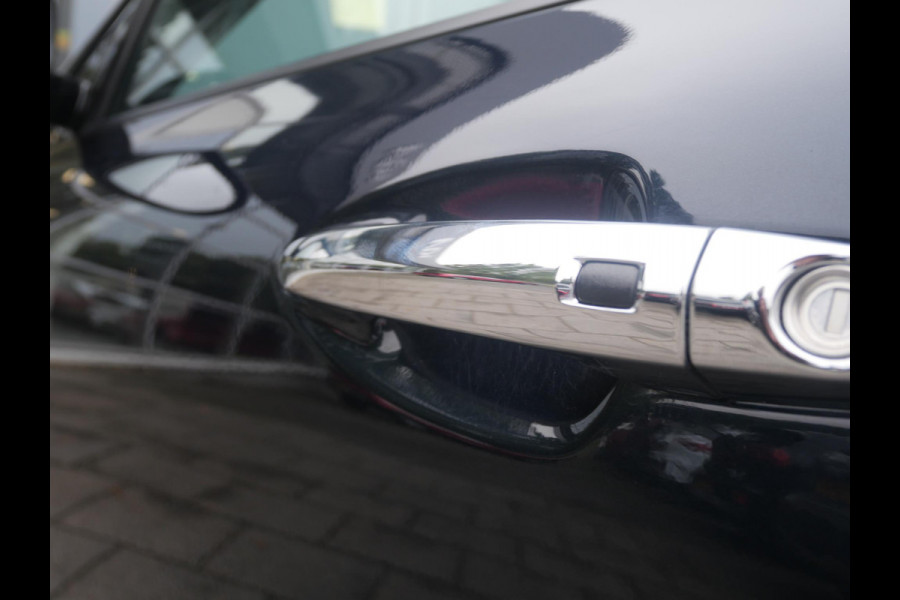 Kia e-Niro ExecutiveLine 64 kWh | 3Fase | Schuif/kantel dak | Stoel verwarming / ventilatie |