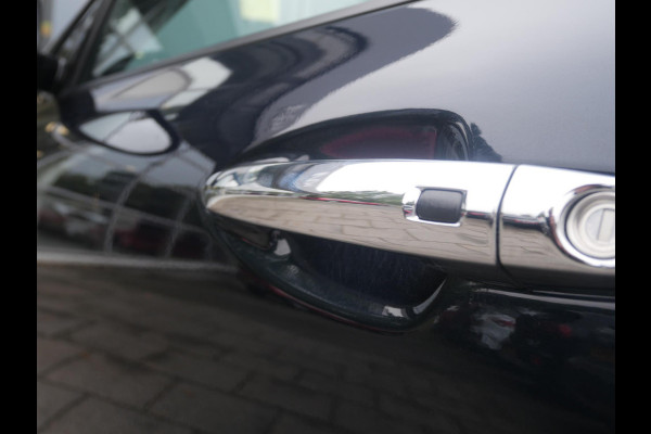 Kia e-Niro ExecutiveLine 64 kWh | 3Fase | Schuif/kantel dak | Stoel verwarming / ventilatie |