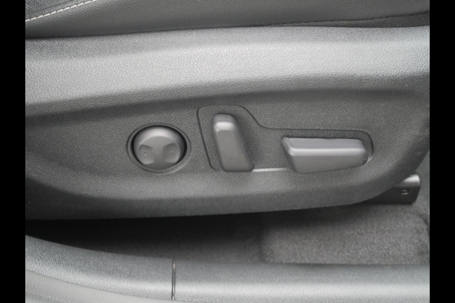 Kia e-Niro ExecutiveLine 64 kWh | 3Fase | Schuif/kantel dak | Stoel verwarming / ventilatie |