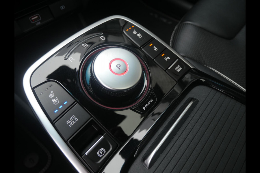 Kia e-Niro ExecutiveLine 64 kWh | 3Fase | Schuif/kantel dak | Stoel verwarming / ventilatie |