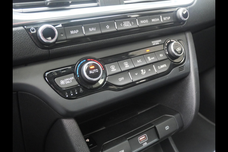 Kia e-Niro ExecutiveLine 64 kWh | 3Fase | Schuif/kantel dak | Stoel verwarming / ventilatie |