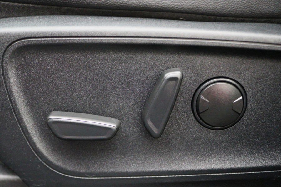 Ford Kuga 2.5 PHEV ST-Line Virtual Cockpit, ACC, Head-Up, B&O, Camera, Apple Carplay, Carbon, 18''