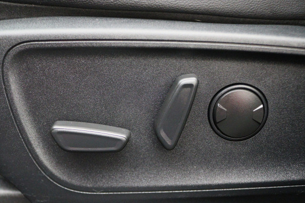 Ford Kuga 2.5 PHEV ST-Line Virtual Cockpit, ACC, Head-Up, B&O, Camera, Apple Carplay, Carbon, 18''