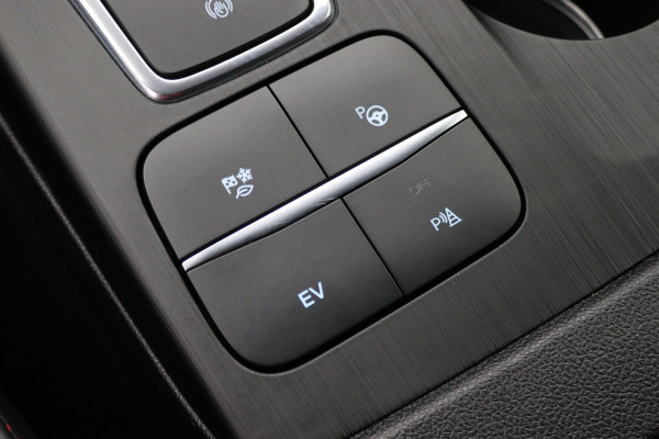 Ford Kuga 2.5 PHEV ST-Line Virtual Cockpit, ACC, Head-Up, B&O, Camera, Apple Carplay, Carbon, 18''