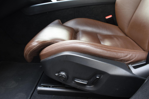 Volvo XC60 B5 264PK Automaat Inscription / Navigatie / 360 Camera / Adaptieve Cruise Control / Leder / LM Velgen / Trekhaak /
