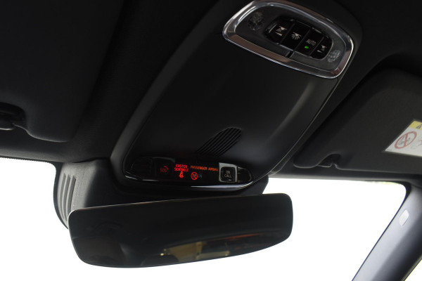 Volvo XC60 B5 264PK Automaat Inscription / Navigatie / 360 Camera / Adaptieve Cruise Control / Leder / LM Velgen / Trekhaak /