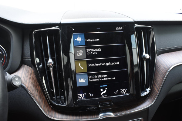 Volvo XC60 B5 264PK Automaat Inscription / Navigatie / 360 Camera / Adaptieve Cruise Control / Leder / LM Velgen / Trekhaak /