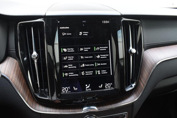 Volvo XC60 B5 264PK Automaat Inscription / Navigatie / 360 Camera / Adaptieve Cruise Control / Leder / LM Velgen / Trekhaak /