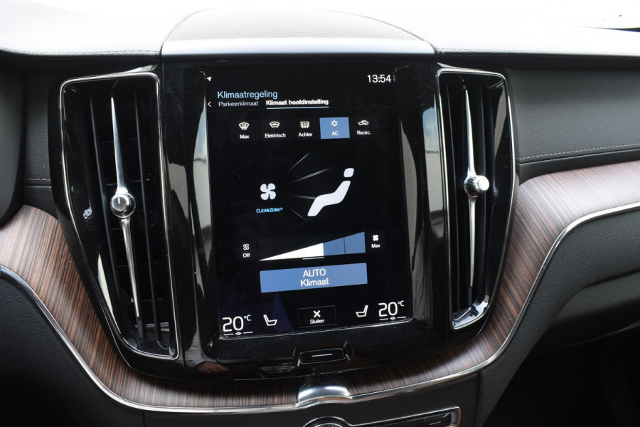 Volvo XC60 B5 264PK Automaat Inscription / Navigatie / 360 Camera / Adaptieve Cruise Control / Leder / LM Velgen / Trekhaak /
