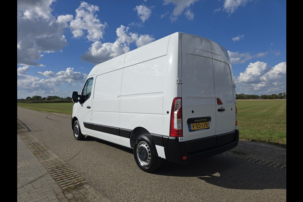 Renault Master T35 2.3 dCi 135 L2 H2 - 135 Pk - Euro 6 - Airco - Cruise Control