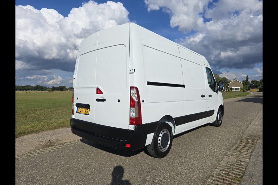 Renault Master T35 2.3 dCi 135 L2 H2 - 135 Pk - Euro 6 - Airco - Cruise Control