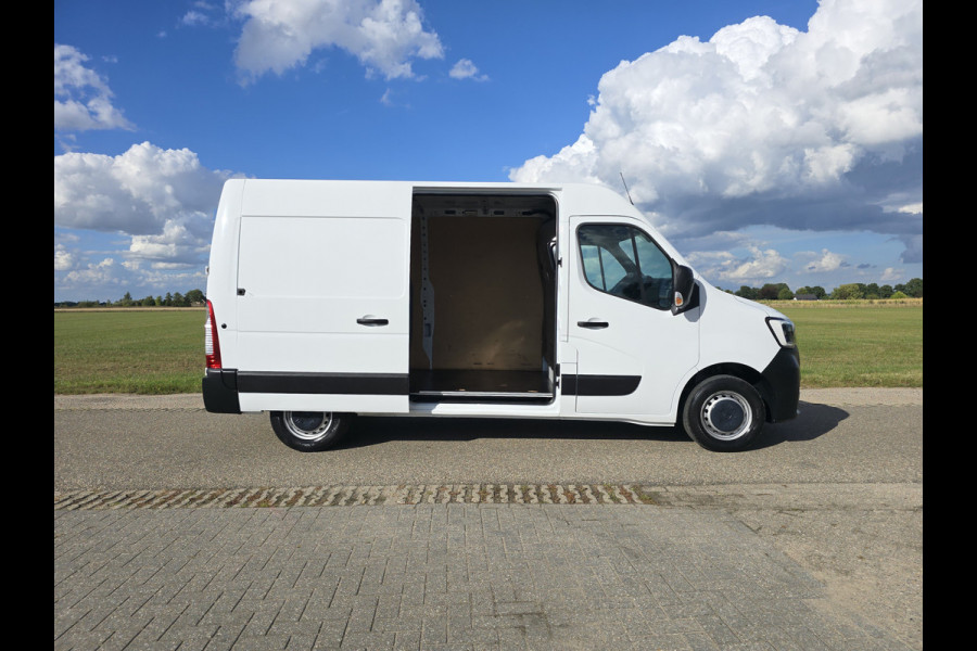 Renault Master T35 2.3 dCi 135 L2 H2 - 135 Pk - Euro 6 - Airco - Cruise Control