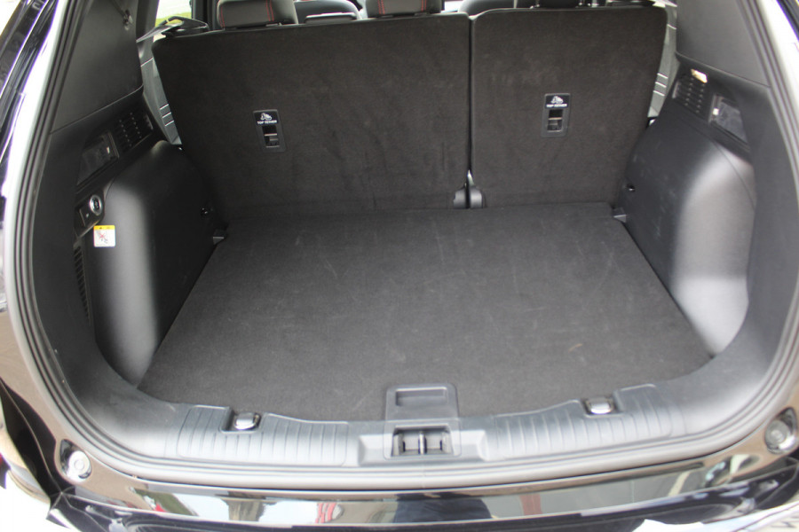 Ford Kuga 2.5 PHEV ST-Line X , 2100kg Trekhaak , Nieuw model Panorama/schuifkantel dak , Trekhaak  , AGR stoelen voor 360graden camera , Winter pack , Head Up display