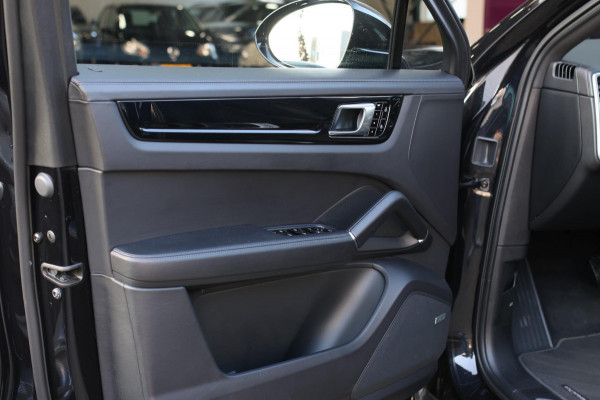 Porsche Cayenne Coupé 3.0 E-Hybrid *Pano*Sport Design*360 Camera*Soft-Close*Bose*