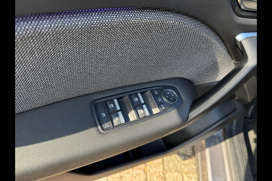 Renault Captur 1.6 E-Tech Full Hybrid 145 techno Nieuw Model! Navi / LM 17'' / camera / Apple & Android auto / P-sensoren