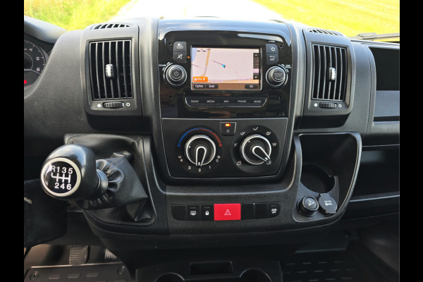 Peugeot Boxer 435 2.2 BlueHDi Bakwagen + laadklep - 165 Pk - Euro 6 - Airco - Cruise Control