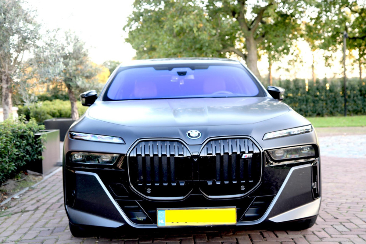 BMW i7 M70 | Fabrieksgarantie 6 jaar| 22 inch | FULL OPTION|NWSTAAT.| Glasscoating| BMW i7 M70 | Fabrieksgarantie 6 jaar| 22 inch | FULL OPTION|NWSTAAT.| Glasscoating|