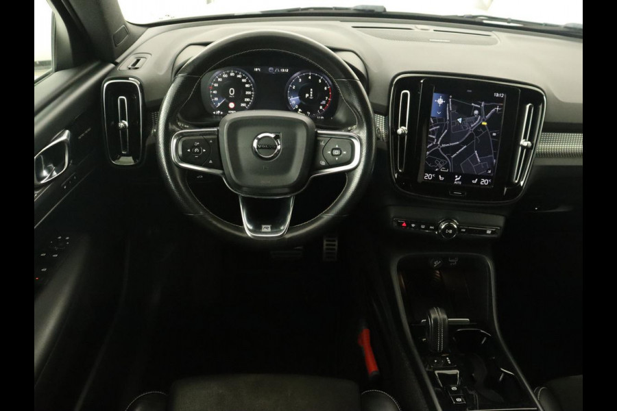 Volvo XC40 2.0 T5 R Design Luxury Line | Panoramadak | Adaptive cruise | 360 Camera | Stoel & stuurverwarming | 20'' | Carplay | Harman/Kardon | Navigatie | Leder/Alcanatara | Full LED | Memory