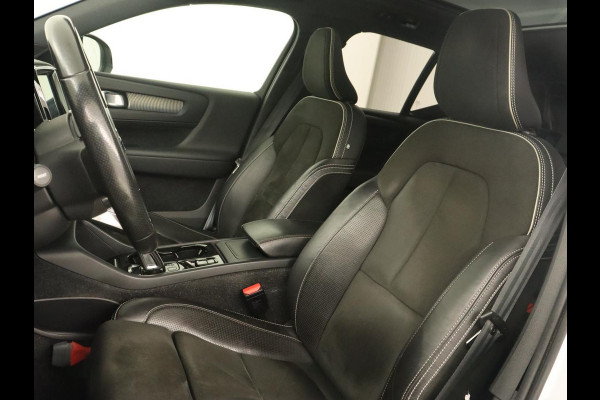 Volvo XC40 2.0 T5 R Design Luxury Line | Panoramadak | Adaptive cruise | 360 Camera | Stoel & stuurverwarming | 20'' | Carplay | Harman/Kardon | Navigatie | Leder/Alcanatara | Full LED | Memory