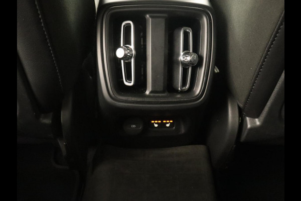 Volvo XC40 2.0 T5 R Design Luxury Line | Panoramadak | Adaptive cruise | 360 Camera | Stoel & stuurverwarming | 20'' | Carplay | Harman/Kardon | Navigatie | Leder/Alcanatara | Full LED | Memory