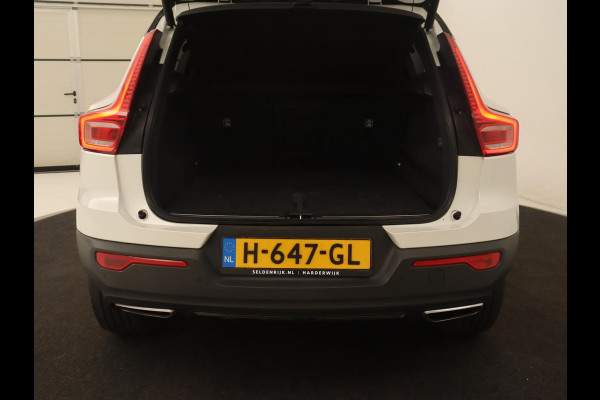 Volvo XC40 2.0 T5 R Design Luxury Line | Panoramadak | Adaptive cruise | 360 Camera | Stoel & stuurverwarming | 20'' | Carplay | Harman/Kardon | Navigatie | Leder/Alcanatara | Full LED | Memory