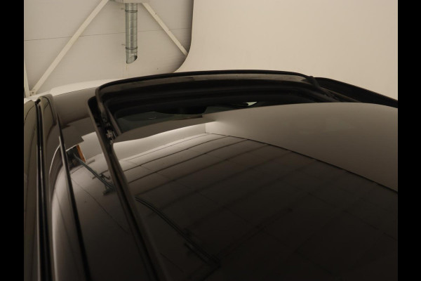 Volvo XC40 2.0 T5 R Design Luxury Line | Panoramadak | Adaptive cruise | 360 Camera | Stoel & stuurverwarming | 20'' | Carplay | Harman/Kardon | Navigatie | Leder/Alcanatara | Full LED | Memory