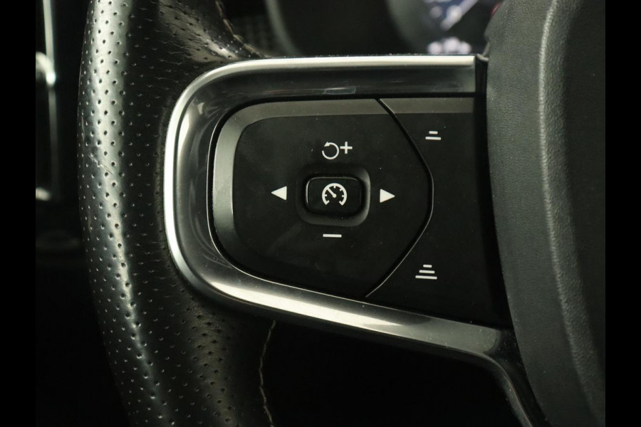 Volvo XC40 2.0 T5 R Design Luxury Line | Panoramadak | Adaptive cruise | 360 Camera | Stoel & stuurverwarming | 20'' | Carplay | Harman/Kardon | Navigatie | Leder/Alcanatara | Full LED | Memory