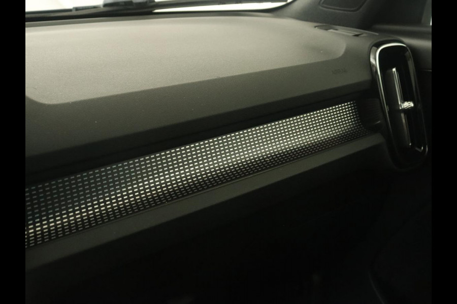 Volvo XC40 2.0 T5 R Design Luxury Line | Panoramadak | Adaptive cruise | 360 Camera | Stoel & stuurverwarming | 20'' | Carplay | Harman/Kardon | Navigatie | Leder/Alcanatara | Full LED | Memory