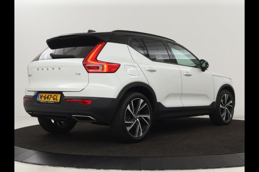 Volvo XC40 2.0 T5 R Design Luxury Line | Panoramadak | Adaptive cruise | 360 Camera | Stoel & stuurverwarming | 20'' | Carplay | Harman/Kardon | Navigatie | Leder/Alcanatara | Full LED | Memory