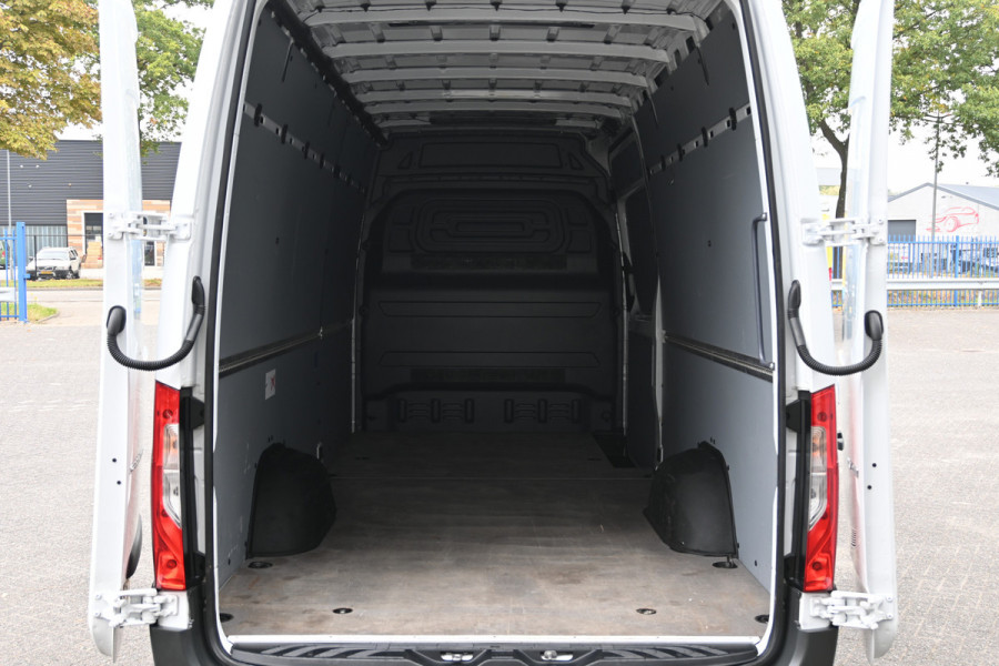 Mercedes-Benz Sprinter 317 CDI L3H2 RWD 3500 kg Trekhaak, Geveerde stoel, MBUX met camera