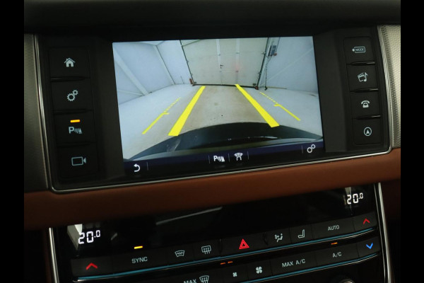 Jaguar XF 2.0 Portfolio | Panoramadak | Leder | Achterbankverwarming | Camera | Navigatie | Xenon | Parkeerhulp | Stoel & stuurverwarming
