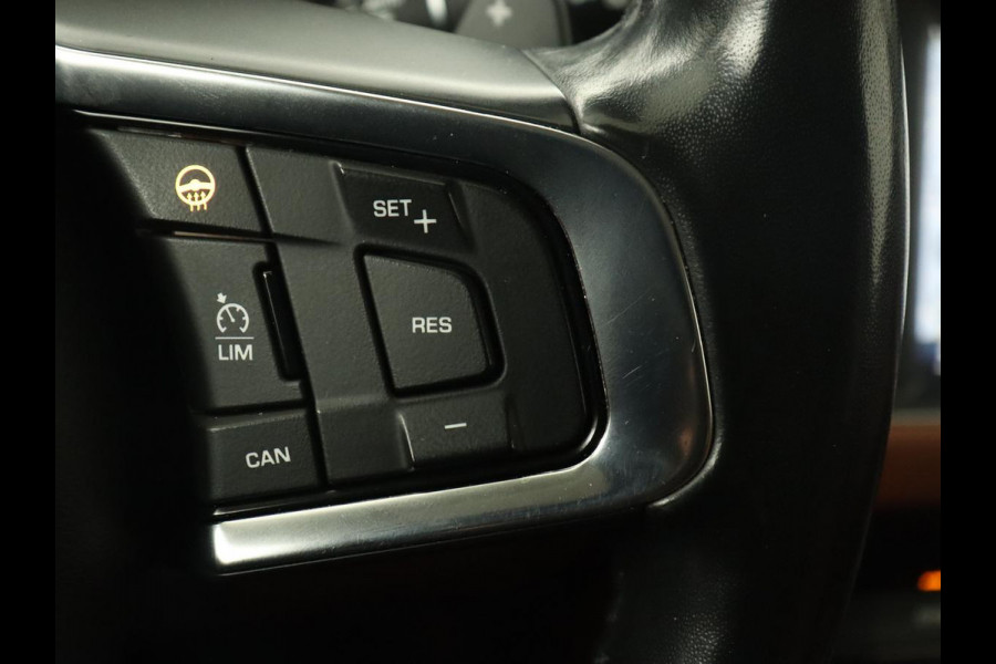 Jaguar XF 2.0 Portfolio | Panoramadak | Leder | Achterbankverwarming | Camera | Navigatie | Xenon | Parkeerhulp | Stoel & stuurverwarming