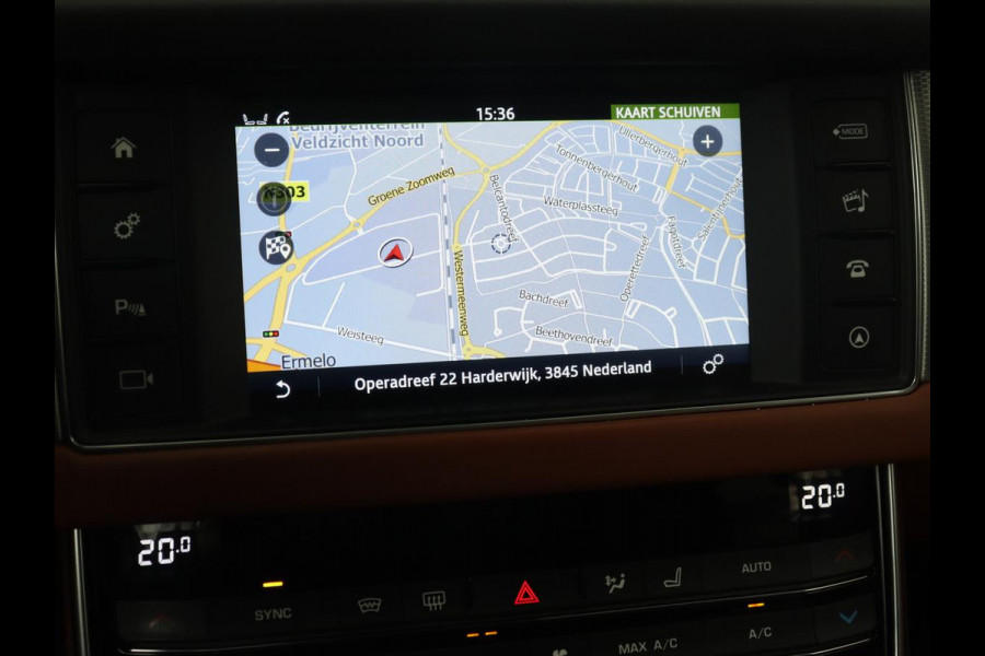 Jaguar XF 2.0 Portfolio | Panoramadak | Leder | Achterbankverwarming | Camera | Navigatie | Xenon | Parkeerhulp | Stoel & stuurverwarming