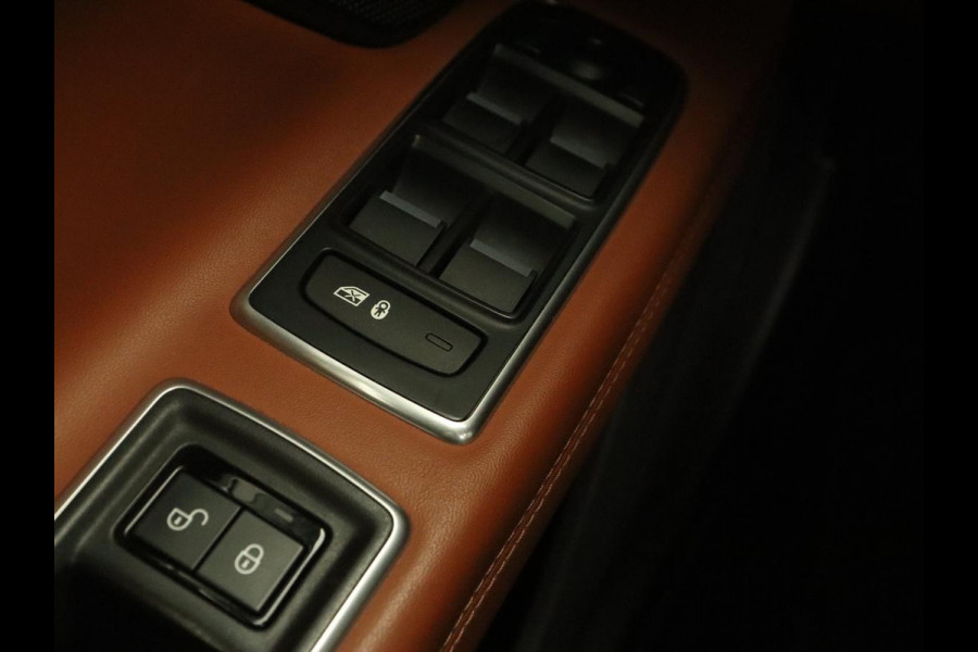 Jaguar XF 2.0 Portfolio | Panoramadak | Leder | Achterbankverwarming | Camera | Navigatie | Xenon | Parkeerhulp | Stoel & stuurverwarming