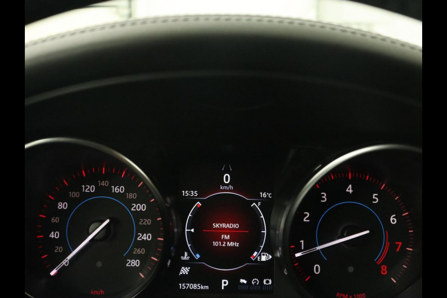 Jaguar XF 2.0 Portfolio | Panoramadak | Leder | Achterbankverwarming | Camera | Navigatie | Xenon | Parkeerhulp | Stoel & stuurverwarming