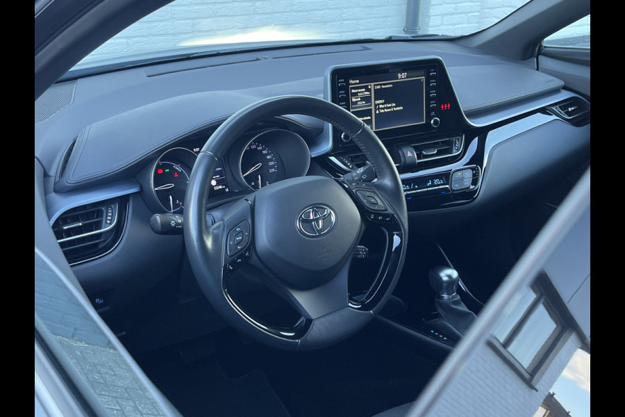 Toyota C-HR 2.0 Hybrid Team D Bi-Tone | Trekhaak | CarPlay | ACC | Camera | LED | DAB+ | Keyless