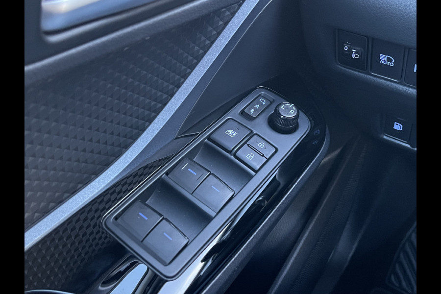 Toyota C-HR 2.0 Hybrid Team D Bi-Tone | Trekhaak | CarPlay | ACC | Camera | LED | DAB+ | Keyless