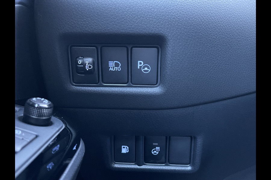 Toyota C-HR 2.0 Hybrid Team D Bi-Tone | Trekhaak | CarPlay | ACC | Camera | LED | DAB+ | Keyless