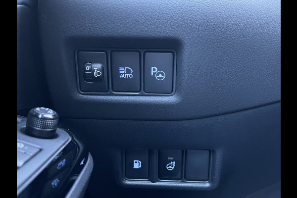 Toyota C-HR 2.0 Hybrid Team D Bi-Tone | Trekhaak | CarPlay | ACC | Camera | LED | DAB+ | Keyless