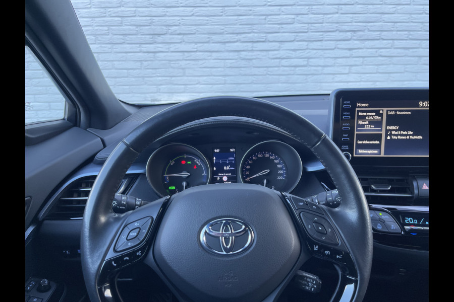 Toyota C-HR 2.0 Hybrid Team D Bi-Tone | Trekhaak | CarPlay | ACC | Camera | LED | DAB+ | Keyless