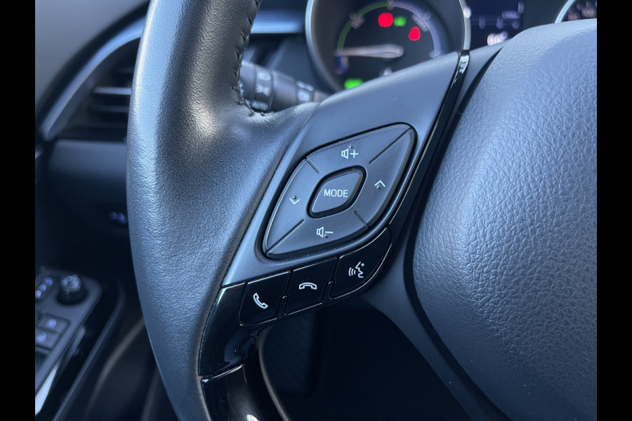 Toyota C-HR 2.0 Hybrid Team D Bi-Tone | Trekhaak | CarPlay | ACC | Camera | LED | DAB+ | Keyless