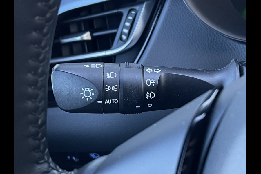Toyota C-HR 2.0 Hybrid Team D Bi-Tone | Trekhaak | CarPlay | ACC | Camera | LED | DAB+ | Keyless