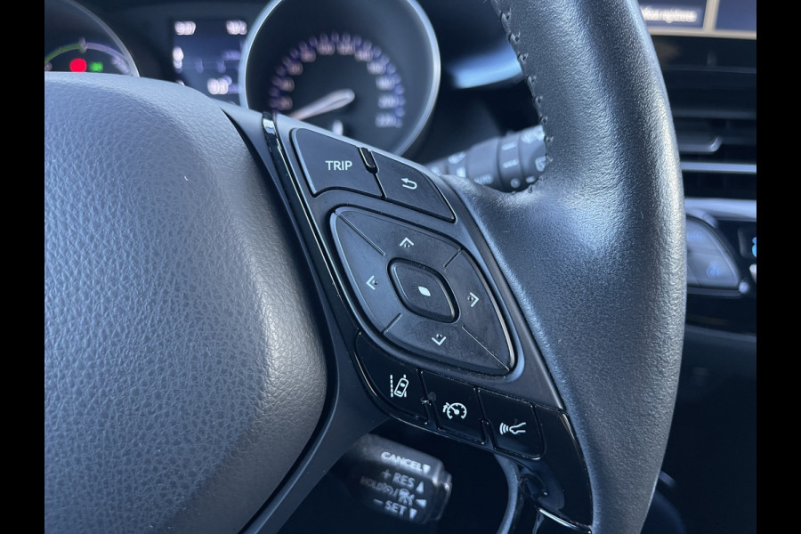Toyota C-HR 2.0 Hybrid Team D Bi-Tone | Trekhaak | CarPlay | ACC | Camera | LED | DAB+ | Keyless