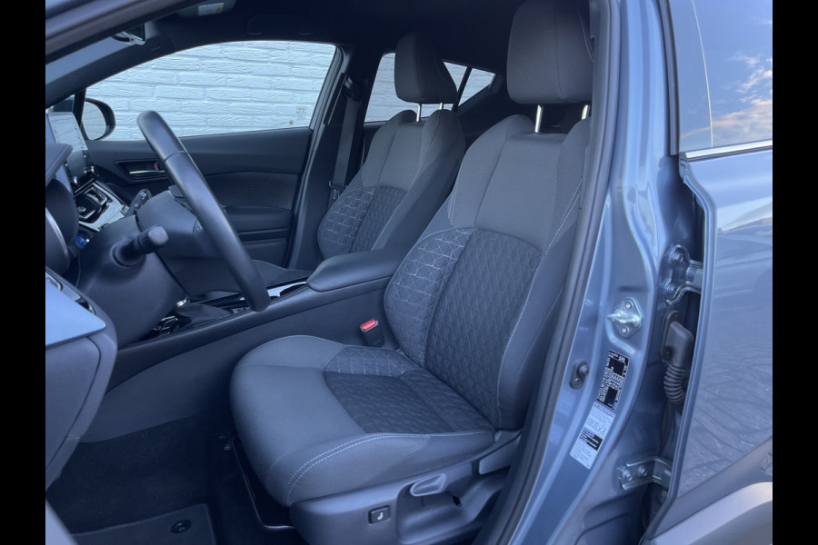 Toyota C-HR 2.0 Hybrid Team D Bi-Tone | Trekhaak | CarPlay | ACC | Camera | LED | DAB+ | Keyless