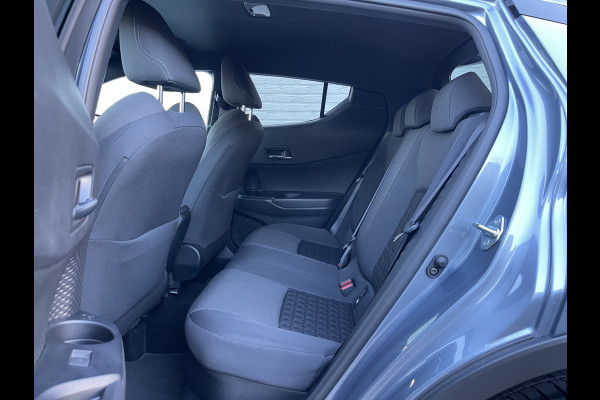 Toyota C-HR 2.0 Hybrid Team D Bi-Tone | Trekhaak | CarPlay | ACC | Camera | LED | DAB+ | Keyless