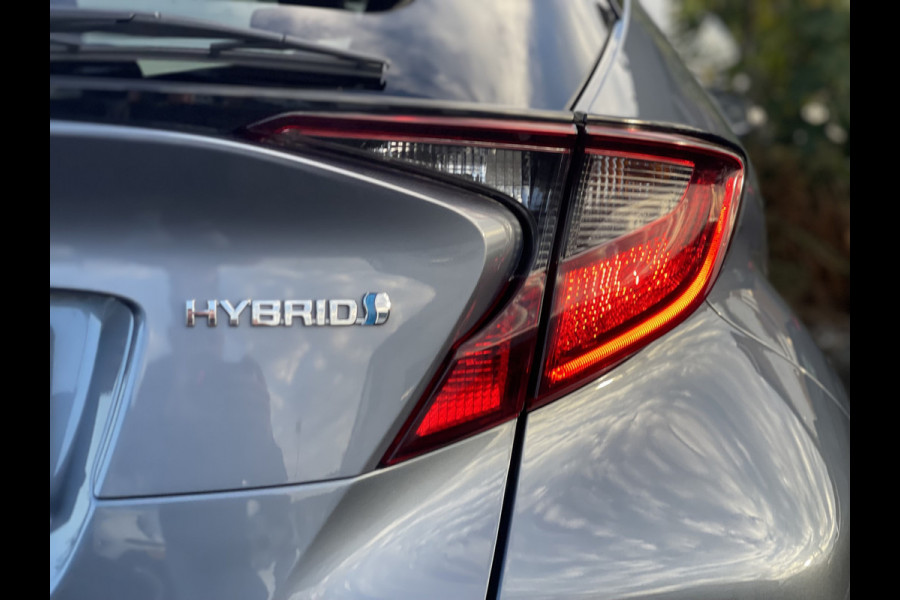 Toyota C-HR 2.0 Hybrid Team D Bi-Tone | Trekhaak | CarPlay | ACC | Camera | LED | DAB+ | Keyless