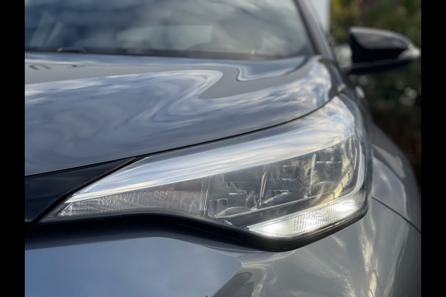 Toyota C-HR 2.0 Hybrid Team D Bi-Tone | Trekhaak | CarPlay | ACC | Camera | LED | DAB+ | Keyless