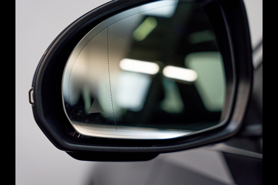 Mercedes-Benz C-Klasse C 300e AMG Line | Pano | Carplay | Digital Light | Leder